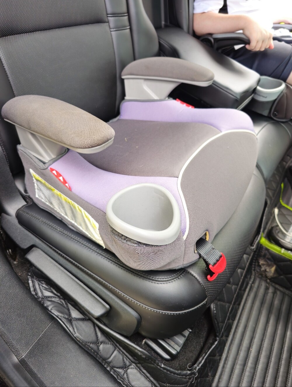 One-hand front-adjust Latch system- Graco Affix Booster Seat Only No Back Lavend